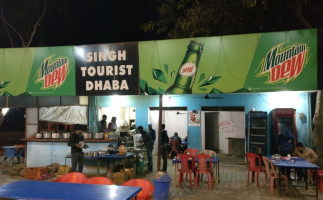 Singh Tourist Dhaba food