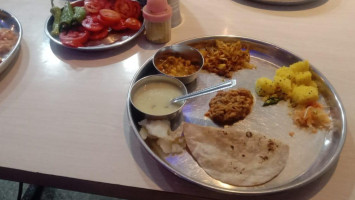 Chetna Lodge Bhojanshala food