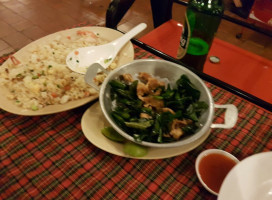 Krua Tungtong food