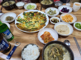 삼돌이식당 food