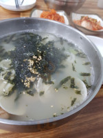 물치손칼국수 food