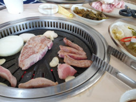 흑돼지와누렁이 food