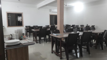 New Kailash Hotal Ac Dining Hall food