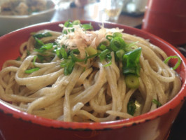 Hè Huá Bō Jī Wū food