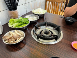 Yáng Jiā Shāo Kǎo Tǔ Chǎn Yáng Ròu Lú food