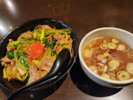 Miàn 's Cafe Xǐ Miàn Zǔ food