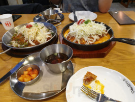 홍익돈까스 food