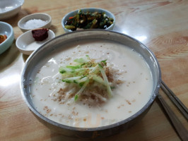 봉황식당 food