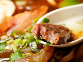 Zhú Shān Sān Kuài Cuò Niú Ròu Miàn food