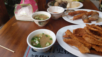 Cháo Zhōu Dà Miào Kǒu Qí Yú Hēi Lún food