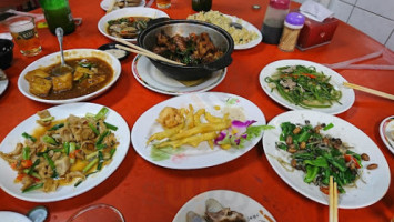 Shàng Bīn Xiǎo Chī Diàn food