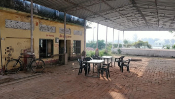 Jain Shuddh Bhojnalaya inside