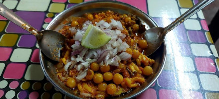Shri Datta Upahar Gruh(bhatachi Misal) food