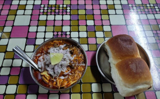 Shri Datta Upahar Gruh(bhatachi Misal) food