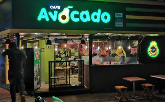 Cafe Avocado outside