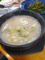 종로철교돼지국밥 food