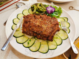Sān Yè Jīng Zhì Cān Tīng food