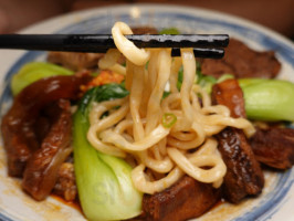 Shén Xiān Chuān Wèi Niú Ròu Miàn food
