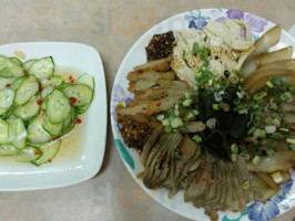 Wéi Yī Chuān Wèi Miàn Guǎn food
