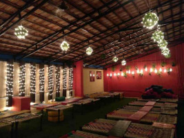 Kapoor's Cafe inside