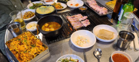 깡통주먹구이 food