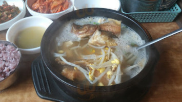 대관령황태해장국 food