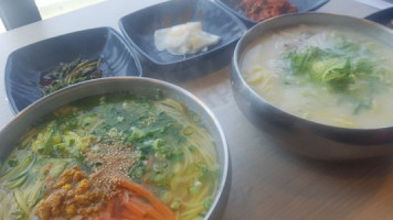 거멍국수 food