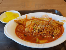 김밥속에단무지 food