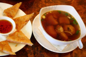 Méi Nán Xiǎo Zhèn food