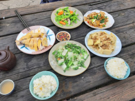 Qiáng Wài Hóng Xìng food