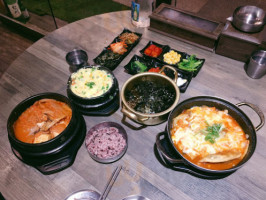 Qīn Gū Hán Shì Cān Guǎn food