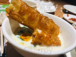 Gòng Tóng Shì Chǎng Dà Yì Lì Zhì Jiǔ Diàn food
