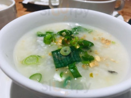 Gòng Tóng Shì Chǎng Dà Yì Lì Zhì Jiǔ Diàn food