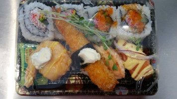 Sushi Omoide food