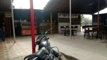 Dps Dhillon Vaishno Dhaba outside