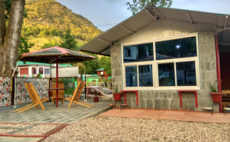 Mountain Kitchen outside