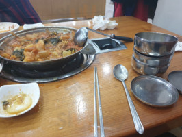 진미감자탕 food