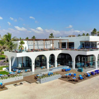 Ocean Blue Beach House Crowne Plaza Resort Salalah outside