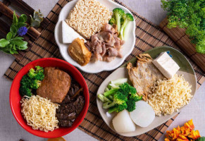 Zhuān Wǎ Tái Guān Dōng Zhǔ Zhōng Shān Diàn food