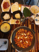 착한돼지 food