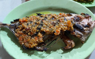 Ikan Bakar Kawanua Khas Manado food