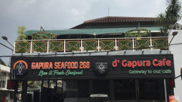 D Gapura Seafood 268 inside