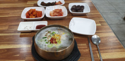 금탑소머리국밥 food