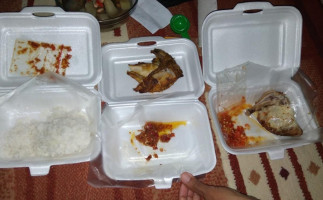 Ayam Geprek Juara Kampung Utan Ciputat food