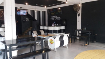 Ropicong B’one Cafe inside