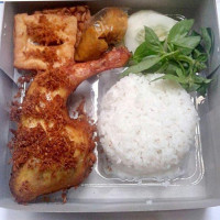 Ayam Bakar Babang Ivan food