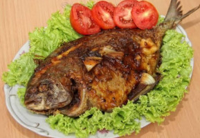 Bandar Ikan Bakar Dan Seafood Pondok Cabe Ilir food