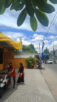 Ayam Bakar Mbak Gendhis inside