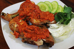 Ayam Bakar Putra Pondok Cabe food