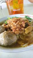 Mie Ayam Ceker Bakso Mbok Brintik food